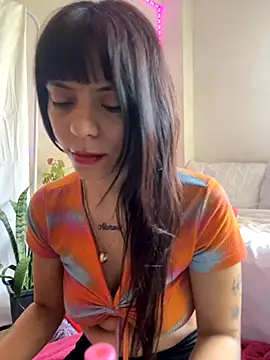 Snapshot of melisabunnny chatting on November 13, 12:15 pm melisabunnny online show from November 13, 12:15 pm