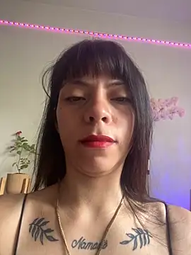 Snapshot of melisabunnny chatting on November 19, 12:05 pm melisabunnny online show from November 19, 12:05 pm