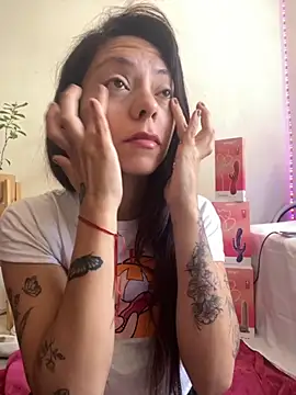 Snapshot of melisabunnny chatting on November 22, 3:55 pm melisabunnny online show from November 22, 3:55 pm