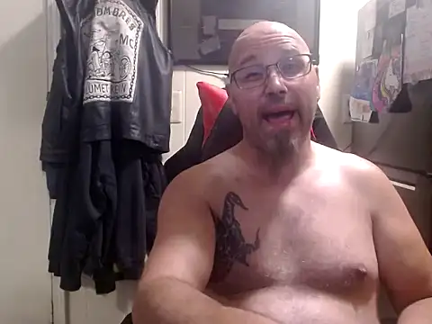 Snapshot of KrazyLegz chatting on September 11, 12:22 am KrazyLegz online show from September 11, 12:22 am