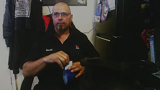 Snapshot of KrazyLegz chatting on September 25, 9:18 pm KrazyLegz online show from September 25, 9:18 pm