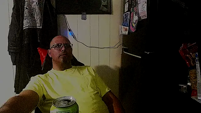 Snapshot of KrazyLegz chatting on September 29, 1:44 am KrazyLegz online show from September 29, 1:44 am