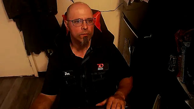 Snapshot of KrazyLegz chatting on October 22, 10:09 pm KrazyLegz online show from October 22, 10:09 pm