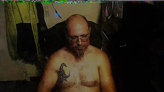 Snapshot of KrazyLegz chatting on November 1, 2:57 am KrazyLegz online show from November 1, 2:57 am