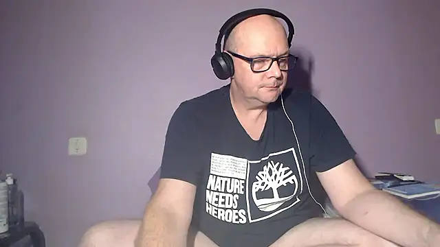 Snapshot of hairy_orbite chatting on November 2, 6:32 pm hairy orbite online show from November 2, 6:32 pm