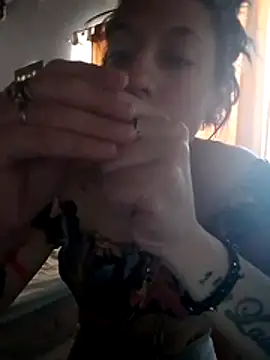 Snapshot of gala2 chatting on October 16, 11:22 am gala2 online show from October 16, 11:22 am