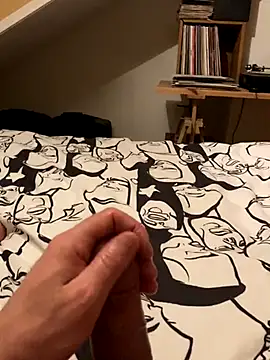 LivingLegend1978 online show from December 16, 8:03 pm