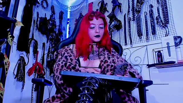 Snapshot of Agatha_BDSM chatting on March 6, 10:36 pm Agatha BDSM online show from March 6, 10:36 pm