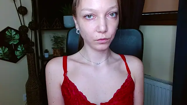 EmillyPlay online show from March 17, 6:50 am