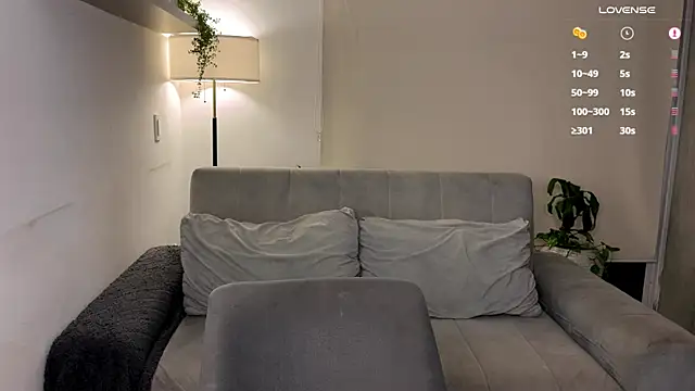 Snapshot of Alexxblue chatting on November 19, 1:16 am Alexxblue online show from November 19, 1:16 am