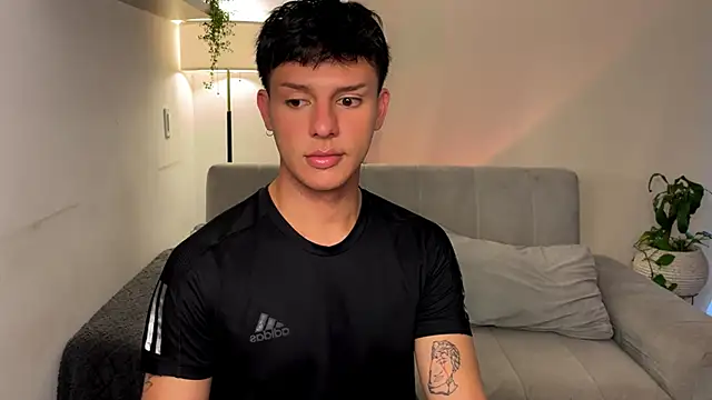 Snapshot of Alexxblue chatting on November 20, 9:36 pm Alexxblue online show from November 20, 9:36 pm