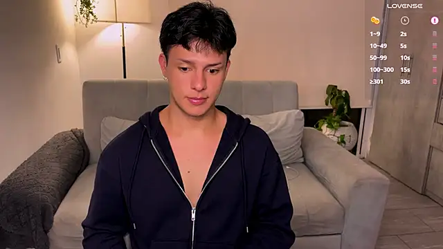 Snapshot of Alexxblue chatting on December 4, 4:00 am Alexxblue online show from December 4, 4:00 am