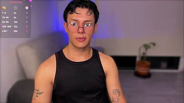 Snapshot of Alexxblue chatting on March 3, 2:39 am Alexxblue online show from March 3, 2:39 am