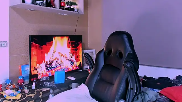 naugthy dominant online show from December 9, 4:12 am