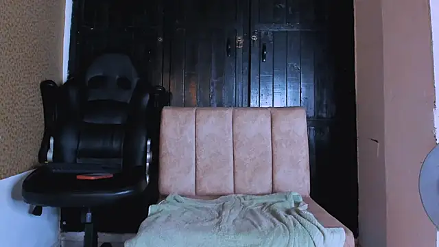 naugthy dominant online show from January 13, 12:35 pm