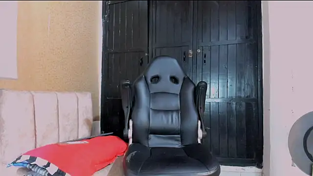 naugthy dominant online show from January 14, 5:23 pm