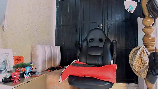 naugthy dominant online show from January 17, 5:11 am