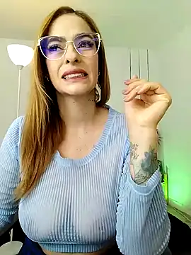 Snapshot of Alessandra_Schmoll chatting on March 15, 9:41 am Alessandra Schmoll online show from March 15, 9:41 am