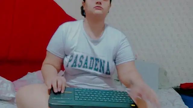 brunnette hot online show from February 4, 11:05 am