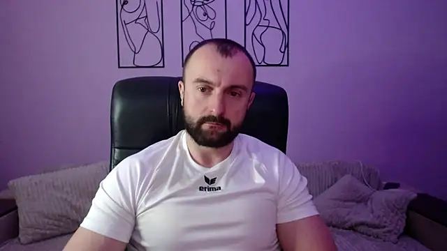 brindlefly6969 online show from April 7, 10:48 am