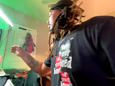 Snapshot of 4EVAGLACIERS chatting on November 19, 3:17 am 4EVAGLACIERS online show from November 19, 3:17 am