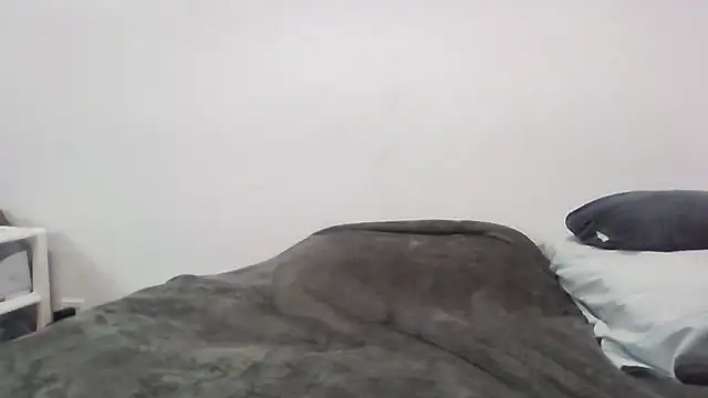 Iliketocooksquirt25 online show from September 25, 11:19 pm