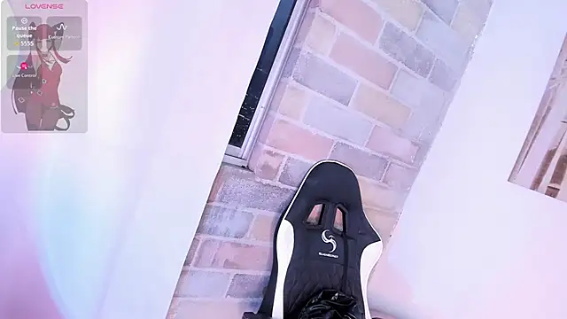 Snapshot of Im_Scarlet chatting on October 20, 11:05 pm Im Scarlet online show from October 20, 11:05 pm