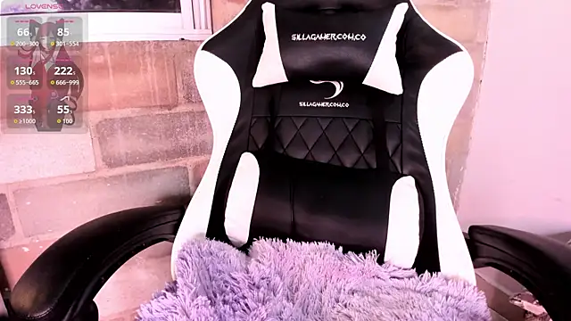 Snapshot of Im_Scarlet chatting on October 28, 12:03 am Im Scarlet online show from October 28, 12:03 am