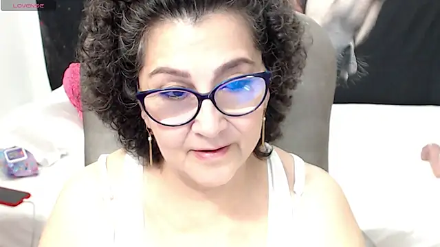 Snapshot of cataleya_mom chatting on February 25, 6:14 am cataleya mom online show from February 25, 6:14 am