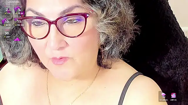 Snapshot of cataleya_mom chatting on December 1, 11:10 pm cataleya mom online show from December 1, 11:10 pm