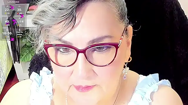 Snapshot of cataleya_mom chatting on December 4, 3:27 am cataleya mom online show from December 4, 3:27 am