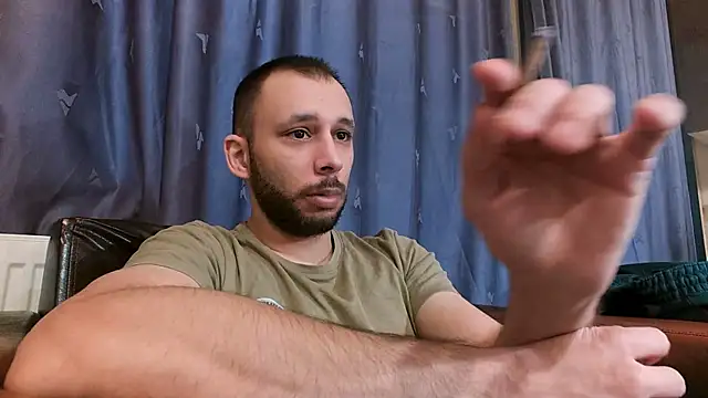 henryaxe online show from January 1, 11:49 am