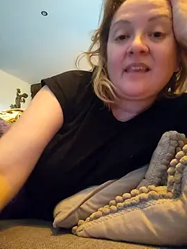 Snapshot of lady_charlyne chatting on November 19, 9:42 am lady charlyne online show from November 19, 9:42 am