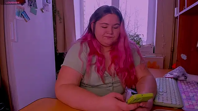 Freakcute  online show from December 23, 9:16 am