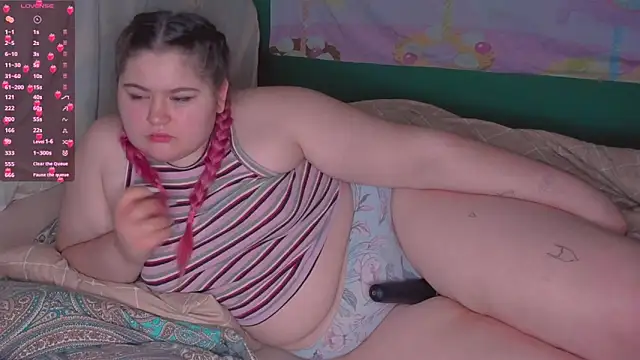 Freakcute  online show from March 17, 8:30 pm