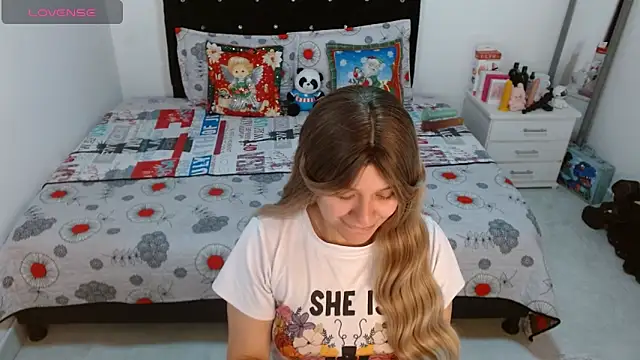 Snapshot of soniafuckboobs chatting on December 16, 12:54 pm soniafuckboobs online show from December 16, 12:54 pm