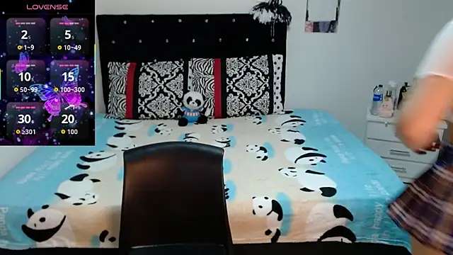 Snapshot of soniafuckboobs chatting on February 4, 12:33 pm soniafuckboobs online show from February 4, 12:33 pm