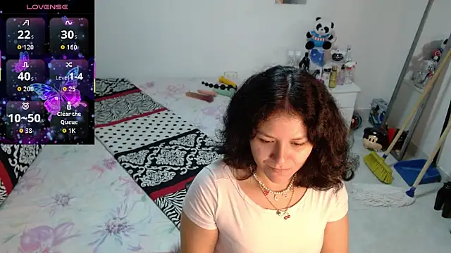 Snapshot of soniafuckboobs chatting on February 12, 12:22 pm soniafuckboobs online show from February 12, 12:22 pm