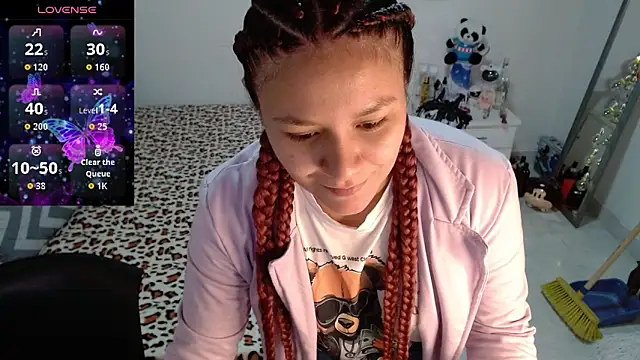 Snapshot of soniafuckboobs chatting on February 16, 12:23 pm soniafuckboobs online show from February 16, 12:23 pm