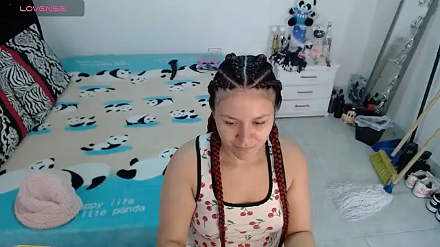 Snapshot of soniafuckboobs chatting on February 17, 2:46 pm soniafuckboobs online show from February 17, 2:46 pm