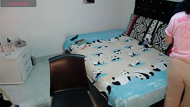 Snapshot of soniafuckboobs chatting on February 24, 12:14 pm soniafuckboobs online show from February 24, 12:14 pm