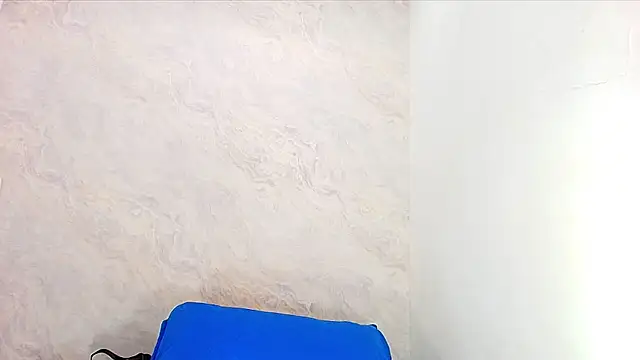 Snapshot of sofi_balvin chatting on February 17, 7:21 pm sofi balvin online show from February 17, 7:21 pm