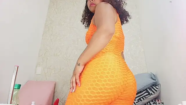 Snapshot of sofi_balvin chatting on September 26, 7:18 pm sofi balvin online show from September 26, 7:18 pm