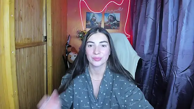 Fiery Brunette  online show from December 26, 8:50 am