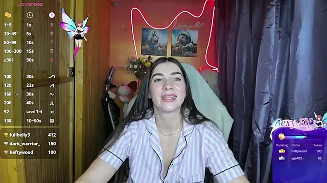 Fiery Brunette  online show from January 3, 5:10 pm