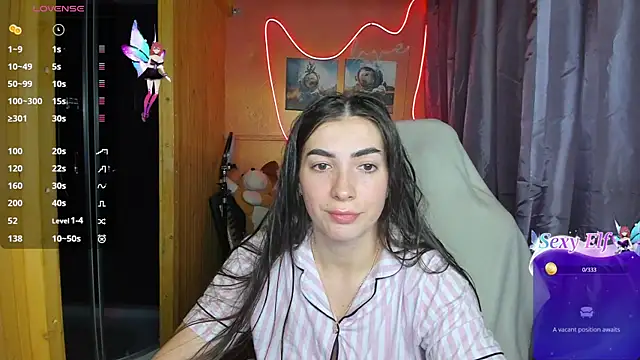 Fiery Brunette  online show from February 17, 6:31 am