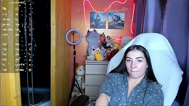 Fiery Brunette  online show from September 26, 11:58 am