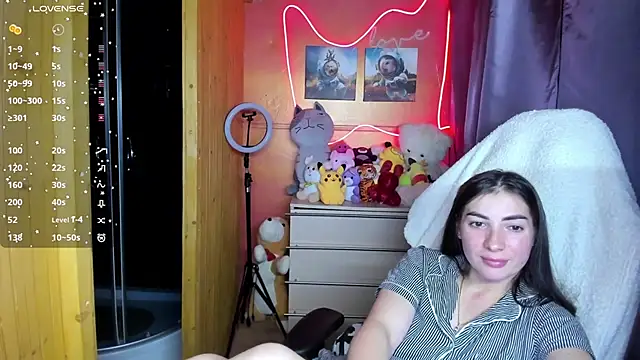 Fiery Brunette  online show from November 5, 12:49 pm