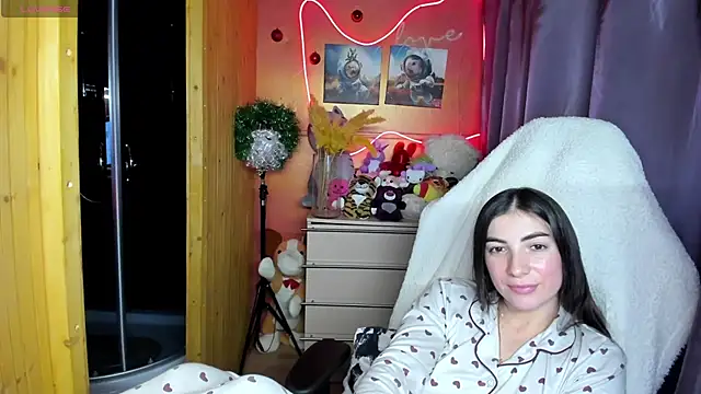 Snapshot of Fiery_Brunette_ chatting on December 19, 3:30 pm Fiery Brunette online show from December 19, 3:30 pm