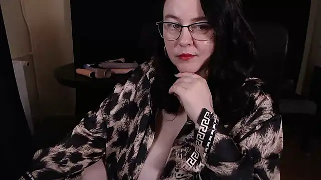 Snapshot of poshmistress chatting on November 13, 4:22 am poshmistress online show from November 13, 4:22 am